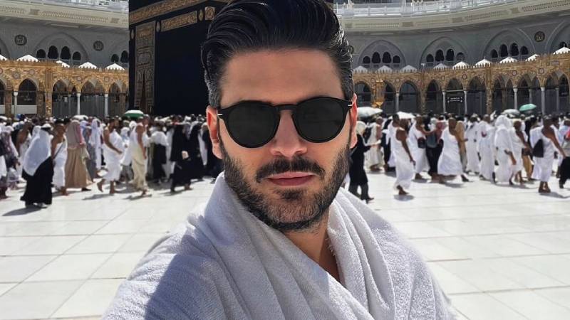 Tolgahan Sayışman'dan "Medine’de Kuran okurken uyuyakaldı" videosuna açıklama: O kişi ben değilim