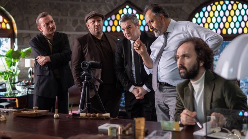 Haluk Bilginer başrolde: Disney+'ın yeni dizisi 'Sekizinci Aile'nin yayın tarihi belli oldu