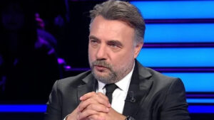 Oktay Kaynarca'dan "ön saçı protez" diyen takipçisine sert cevap