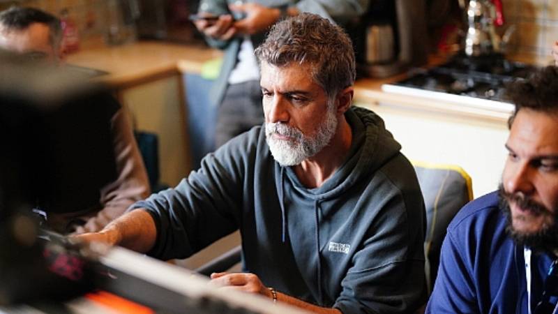 'Şirin Baba'ya benzetilmişti: Özcan Deniz sakallarını kesti, imajını değiştirdi!