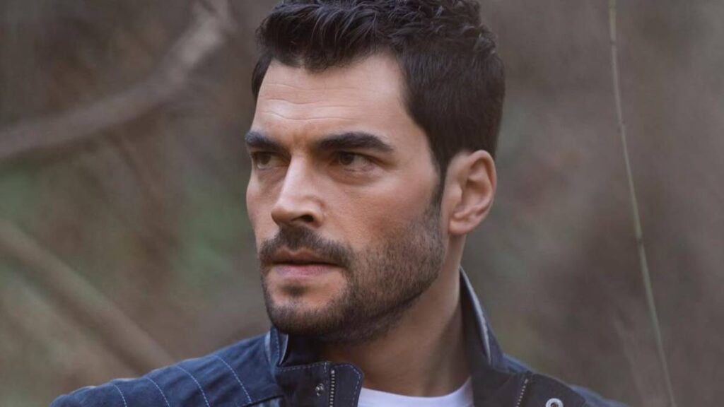 Ünlü oyuncu Akın Akınözü'den Oyuncular Sendikası'na 'yapay zekâ' tepkisi: Vay halimize, hukuki yollara başvuracağım!