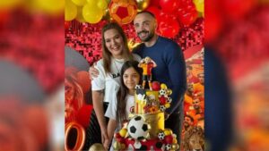 Demet Akalın'ın kızı Hira, oyunculuğa adım atıyor