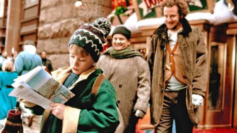 'Evde Tek Başına' oyuncuları 35 yıl sonra buluştu