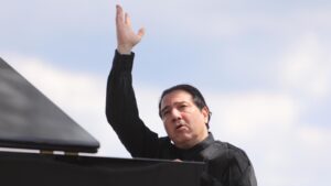 Fazıl Say'dan klasik müzik camiasına çağrı: Kavga etmeyi bırakın, küresel sorunlara odaklanın!