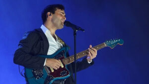 Mert Demir: 'Ateşe Düştüm’ü Ebru Yaşar’a vermek istedim, "Bu şarkı pek hit değil gibi" demişti