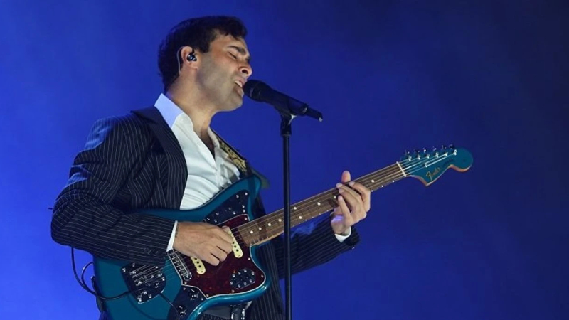 Mert Demir: 'Ateşe Düştüm’ü Ebru Yaşar’a vermek istedim, "Bu şarkı pek hit değil gibi" demişti