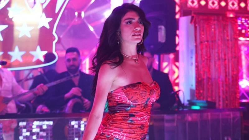 Hazar Ergüçlü’den 'Dilber' itirafı: Her şeyi yüzüne gözüne bulaştırıyor