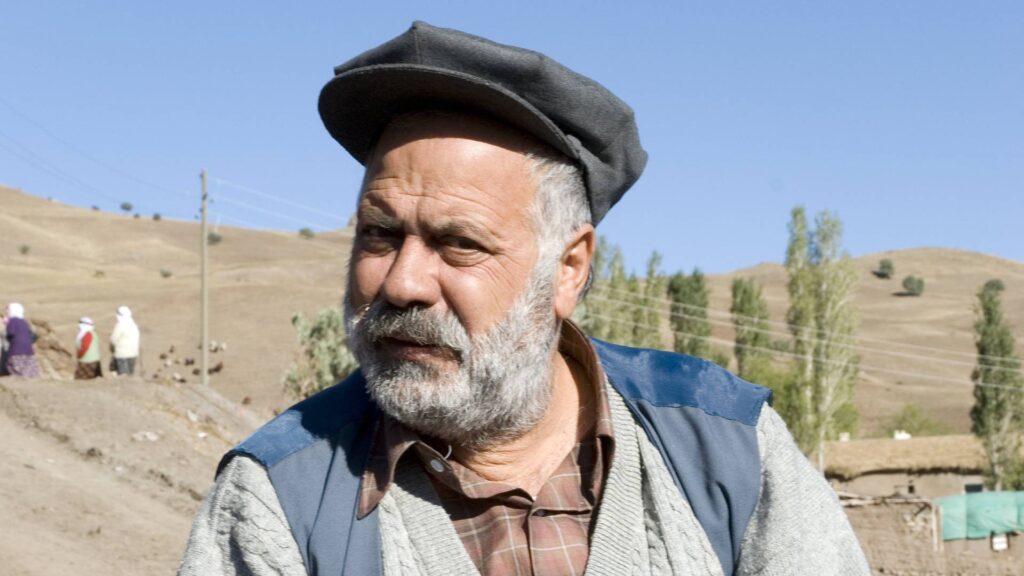 Usta oyuncu Ali Tutal beyin kanaması geçirmesi sonucunda hastaneye kaldırıldı: Yoğun bakımda tedavisi sürüyor