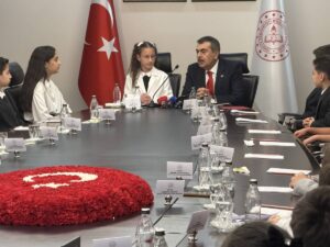 Milli Eğitim Bakanlığı’nda 23 Nisan’da anlamlı devir teslim!