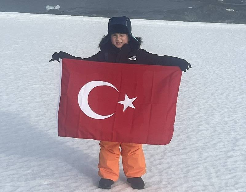 Minik kafiş Pars'tan büyük mesaj!