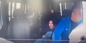 Okul servisi ile kamyonet kafa kafaya çarpıştı: O anlar kamerada