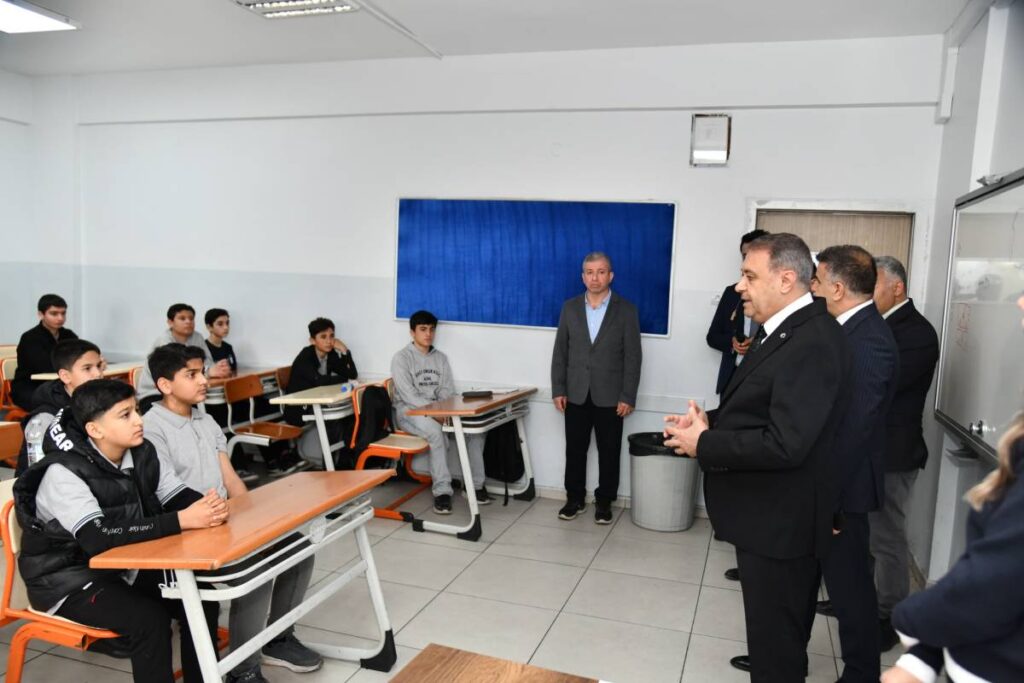 Şanlıurfa Valisi haftaya okul ziyaretleriyle başladı!