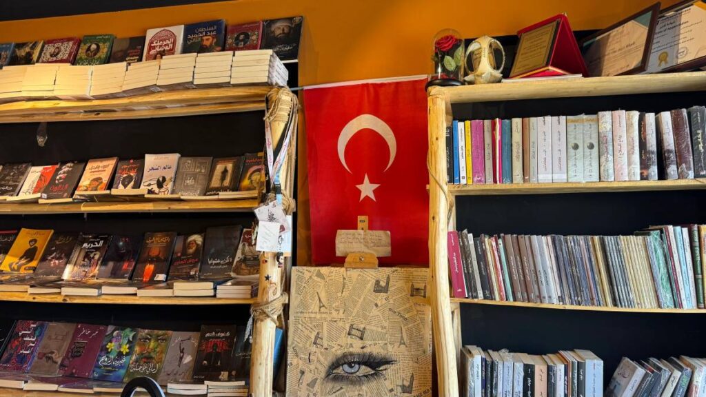 Şanlıurfa’da kültür evi gibi kütüphane! Osmanlı’yı dünyaya tanıtıyor!