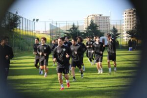 Şanlıurfaspor Teknik Direktörü Taşkın'dan taraftara çağrı!