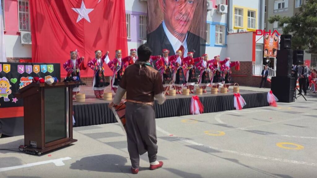 Urfa’da 23 Nisan kutlaması, Siverek'te sessizlik!