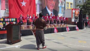 Urfa’da 23 Nisan kutlaması, Siverek'te sessizlik!