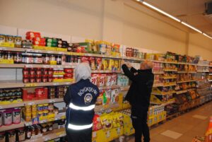 Urfa'da tarihi geçmiş ürünlere el konuldu!