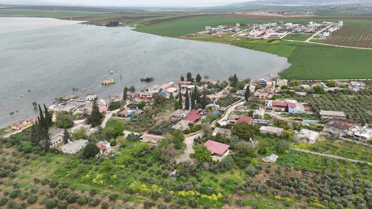 Baraj debisi yükseldi: Köyler sular altında kaldı!